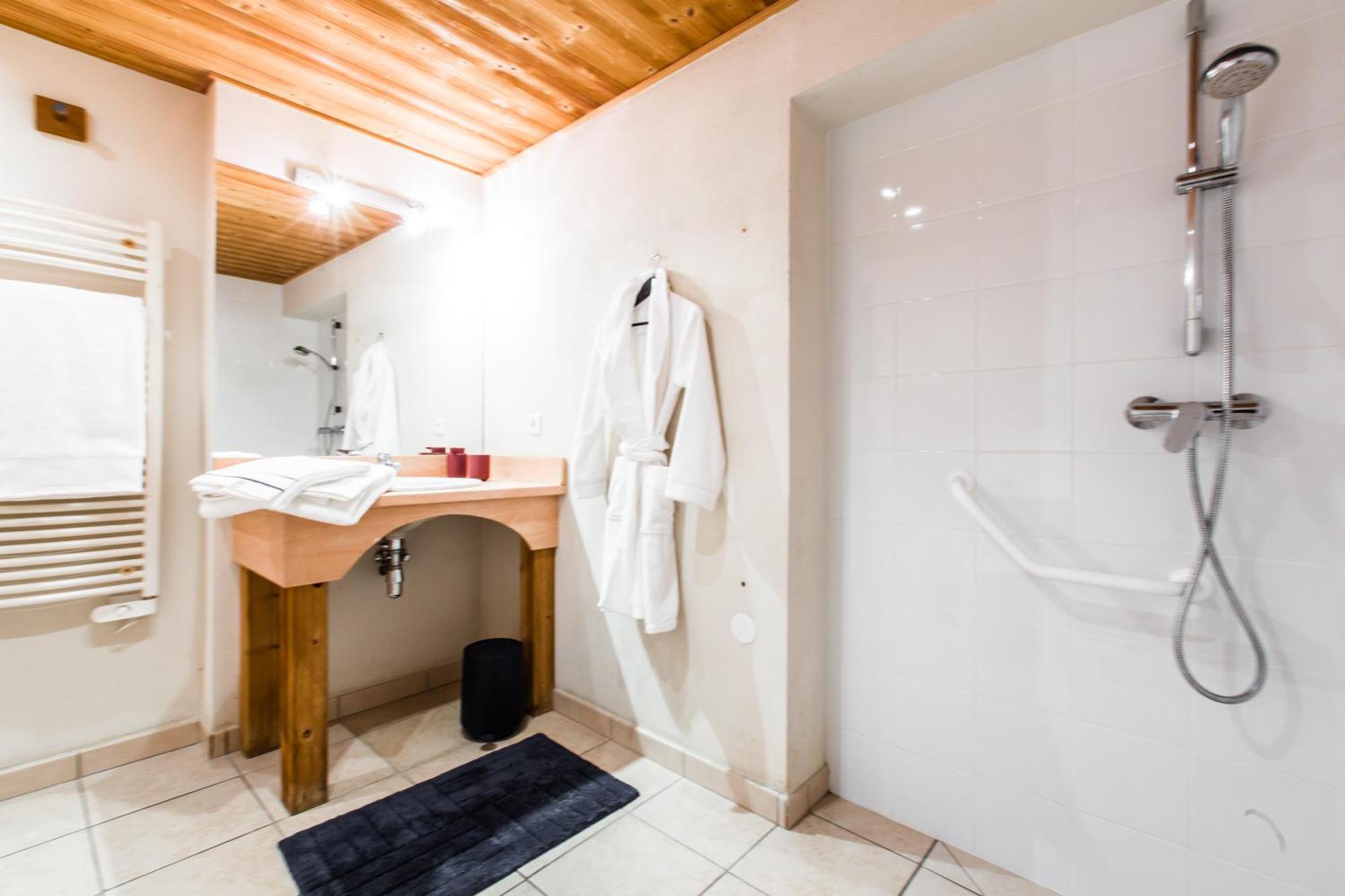 Residence La Chaumiere 莱热 客房 照片